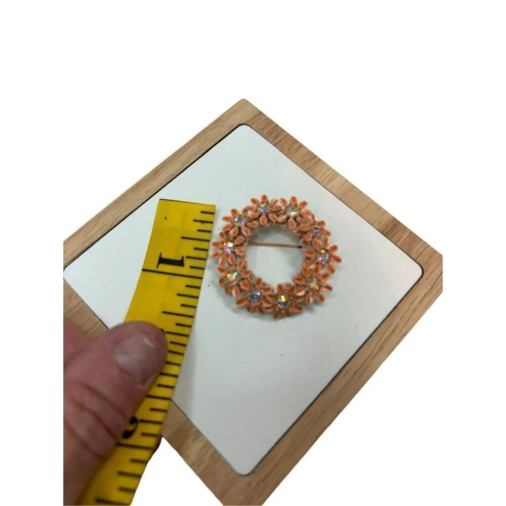 Pink enamel petal floral wreath brooch with clear rhinestone - Image 6