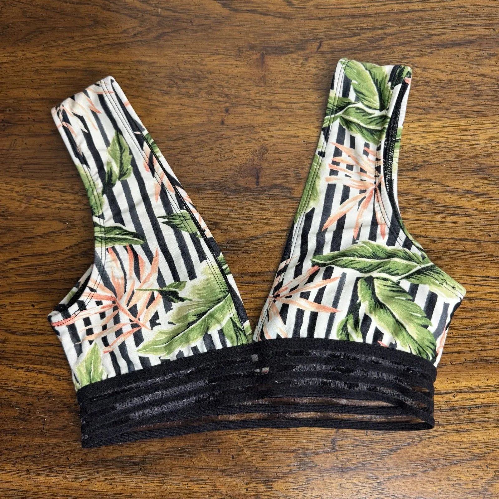 Body Glove Womens Size XS Green Floral‎ Samoa Rumor Top Swimwear - Image 2