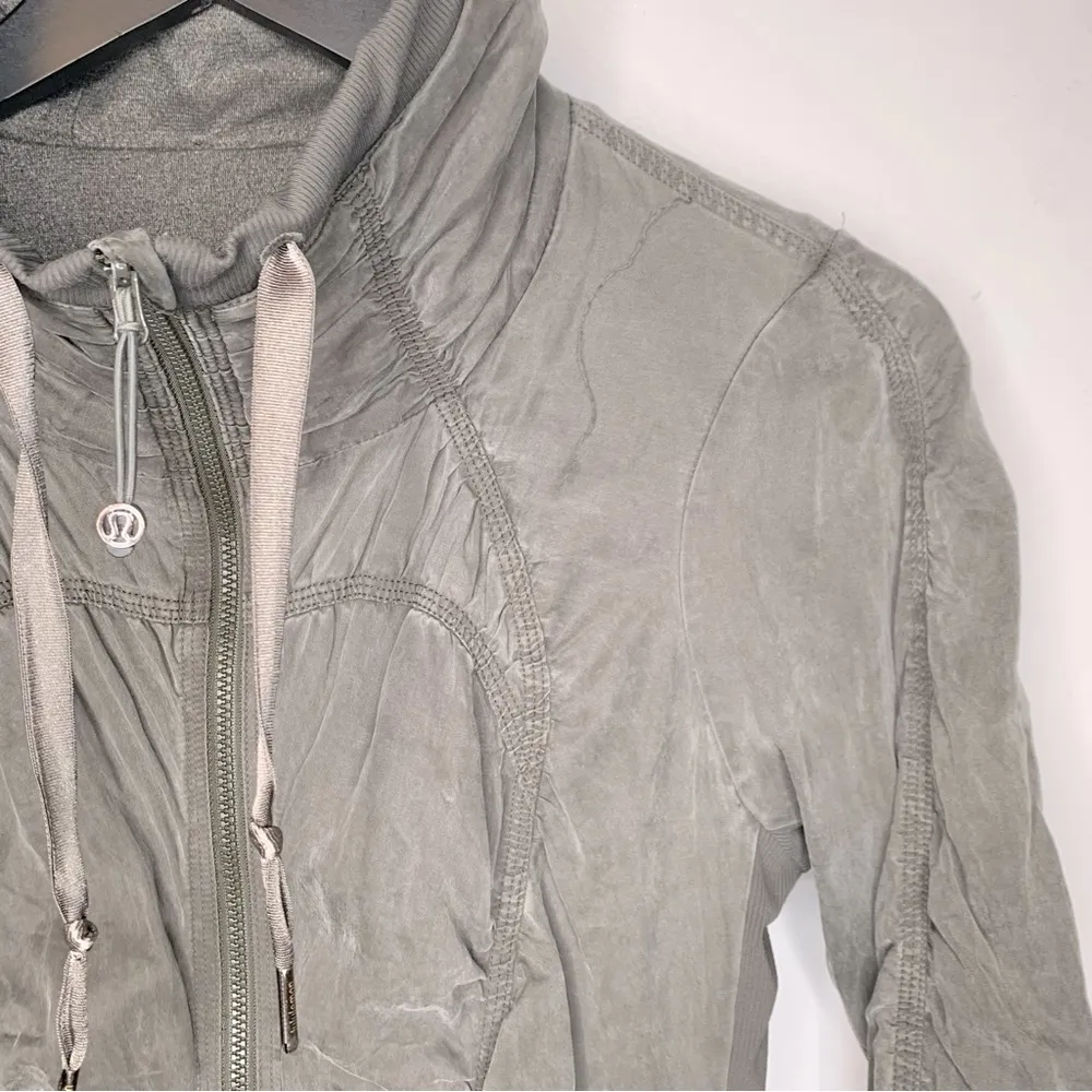 Lululemon Cool Down Jacket 6 Womens Gray Full Zip Rouched Reversible - Image 11