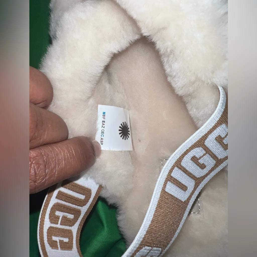 New UGG Fluffy Sandals in Cream and Tan size 8 - Image 9