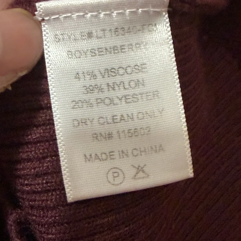 Lush Cut Out Boysenberry Off-the-Shoulder Burgundy Sweater Mock Neck Size Medium - Image 9