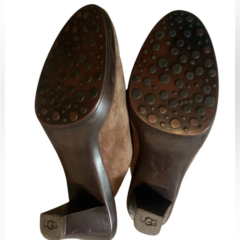 UGG Molly Lace Up size 10 Brown - Image 3