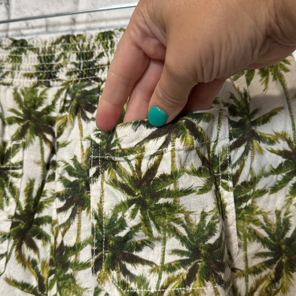 Briggs New‎ York Green Leaf Print Women's Cargo Shorts - Image 4