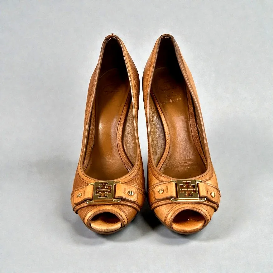 TORY BURCH Carnell Peep Toe Pebble Leather Wedge Pumps Sz 7M Brown Elegant Party - Image 3