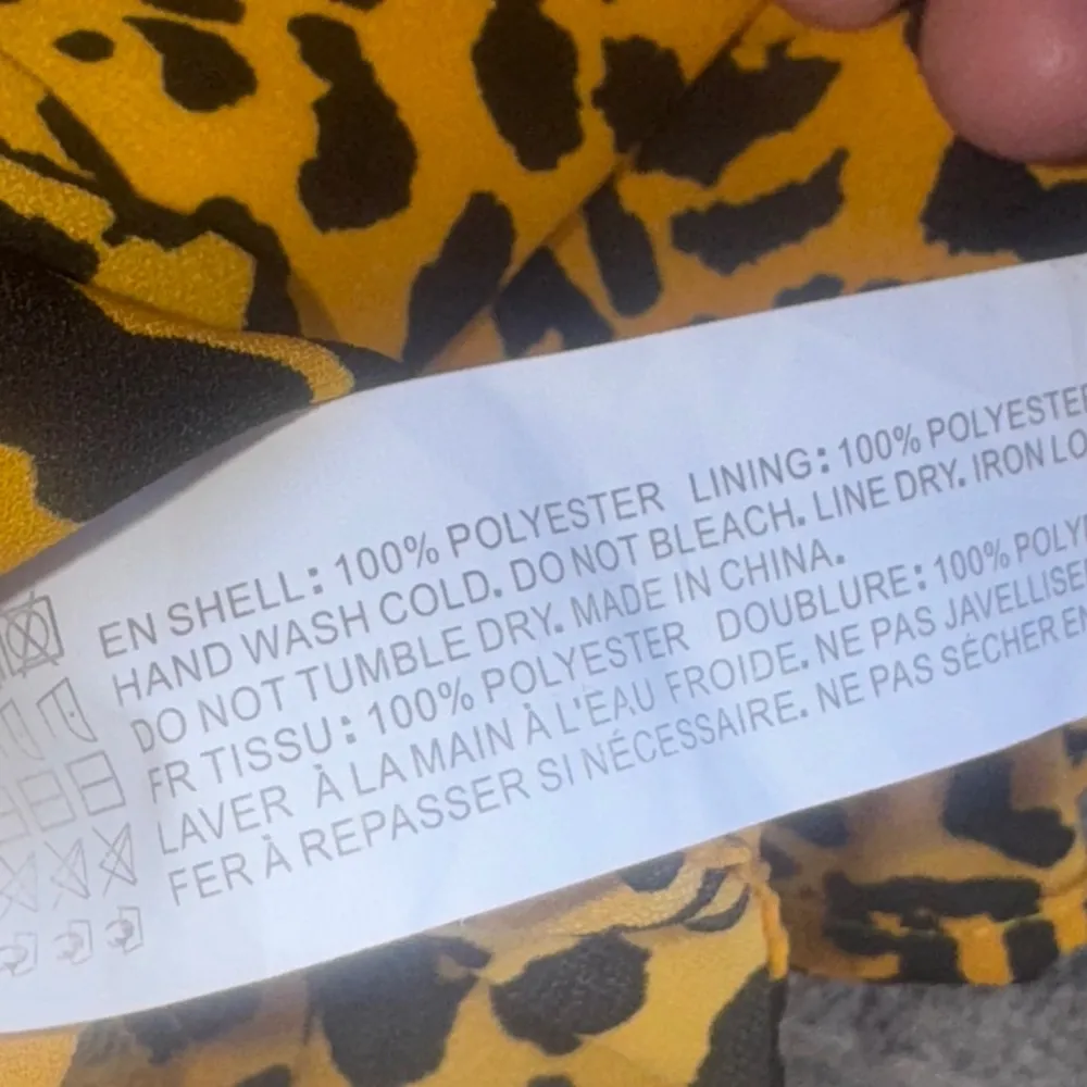 En Saison CropTop Blouse Yellow Animal Print Women's Size S - Image 3