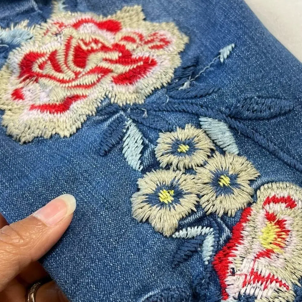 Royalty For Me Women's 6 Midrise Boho Embroidered Jeans Medium Wash - Image 9