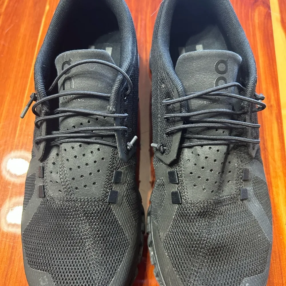 On Running Black Athletic Shoes with Unique Lacing System and Breathable Mesh​ Size 8.5 - Image 5