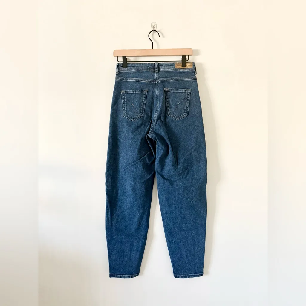 Penny Black High Waist Tapered Jean in Medium Wash Size 4 Blue - Image 5