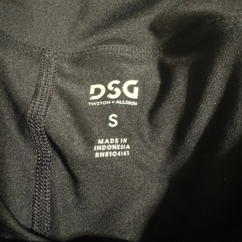 Dick’s sporting goods black pleated skirt with shorts - Image 4