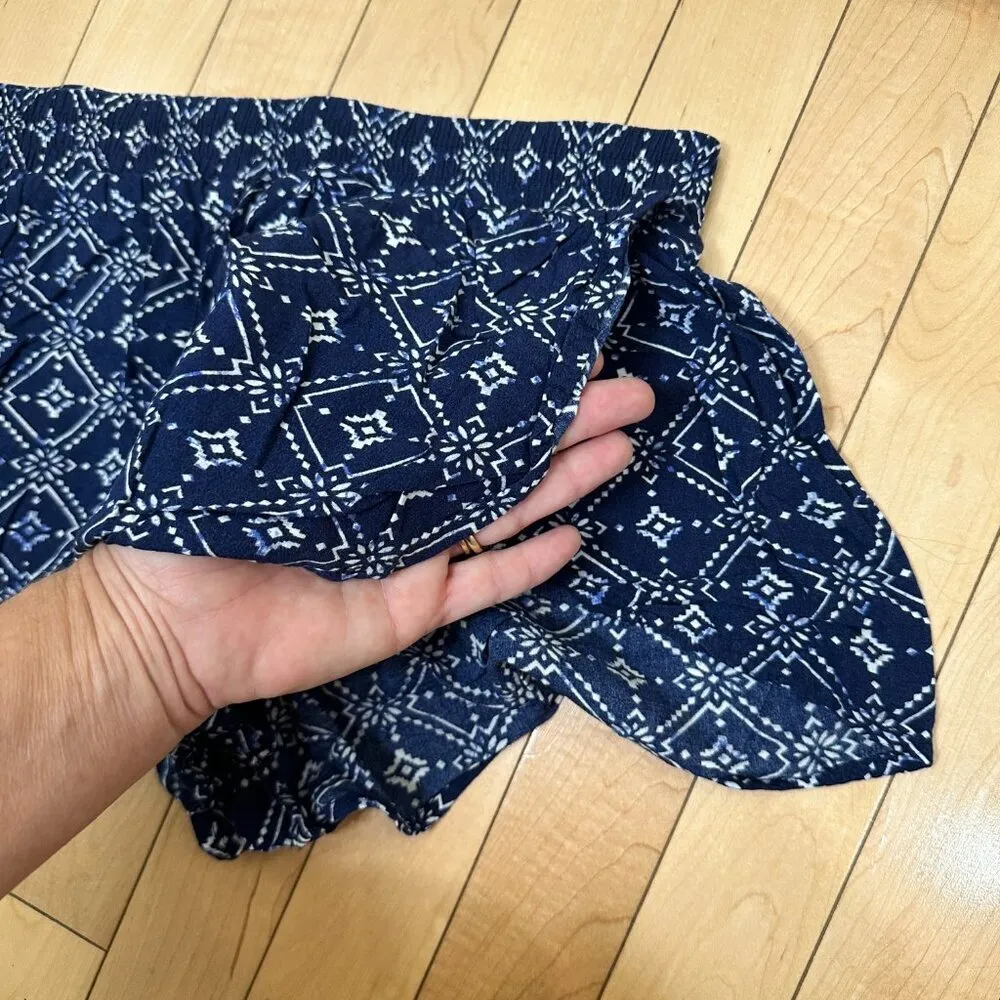 FOREVER 21 Flowy Dark Blue Purple Batik Print Shorts - size medium - Image 5