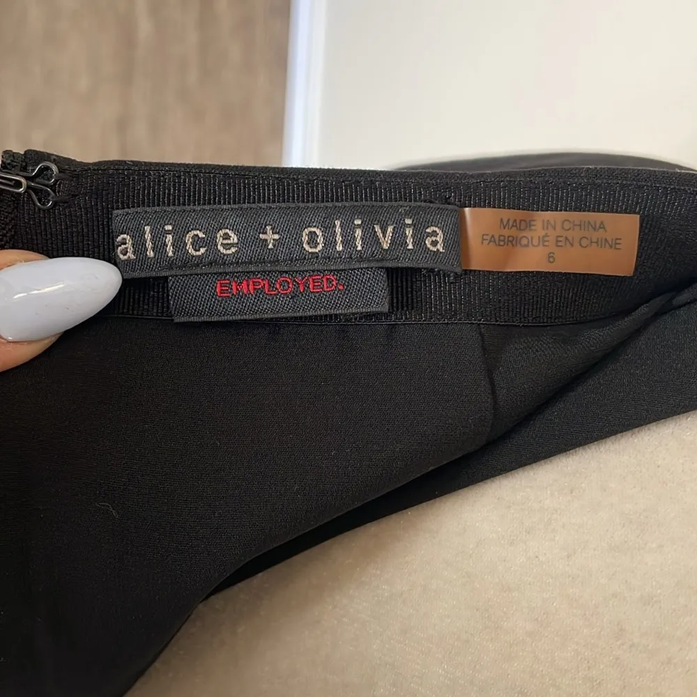 Alice + Olivia - Employed Crossover‎ Pencil Skirt - Image 6