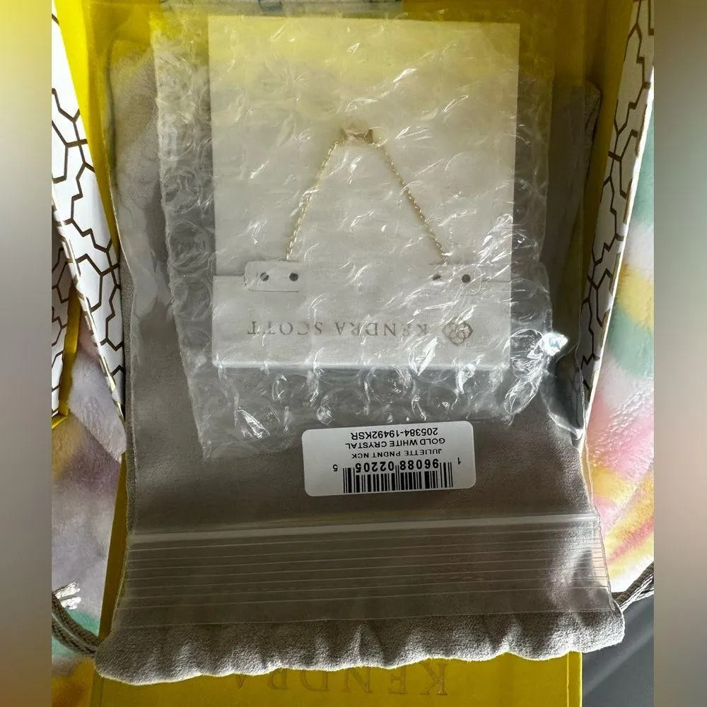 Kendra Scott Juliette Gold Pendant necklace in White Crystal - Image 3