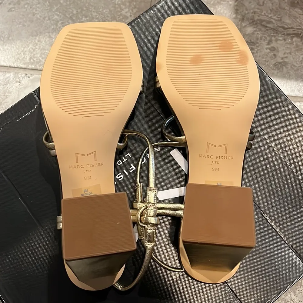 Marc Fisher Giada Thong High Heel Sandals in Gold, NWT, Size 9 - Image 9