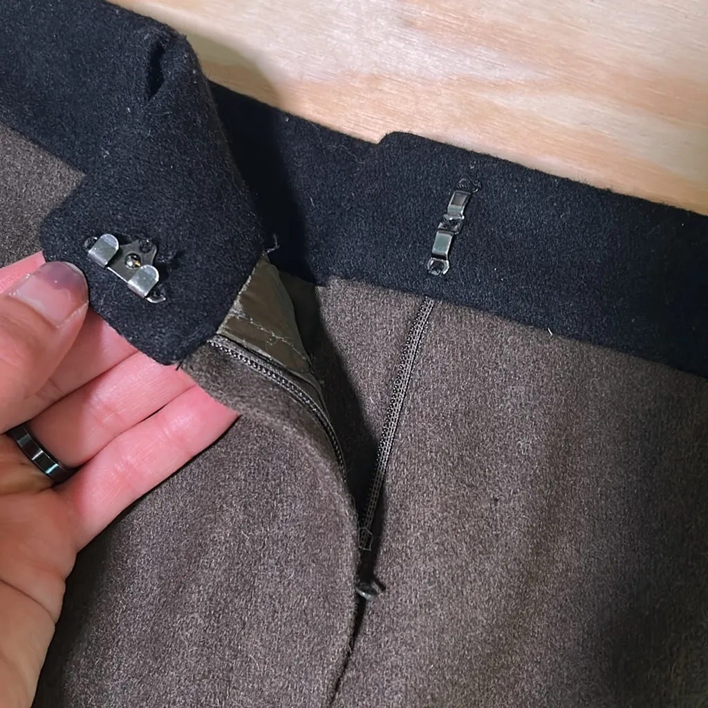 W. STORY Brown Skirt – Black Trim Size 6 Sleek & Versatile Gray - Image 4