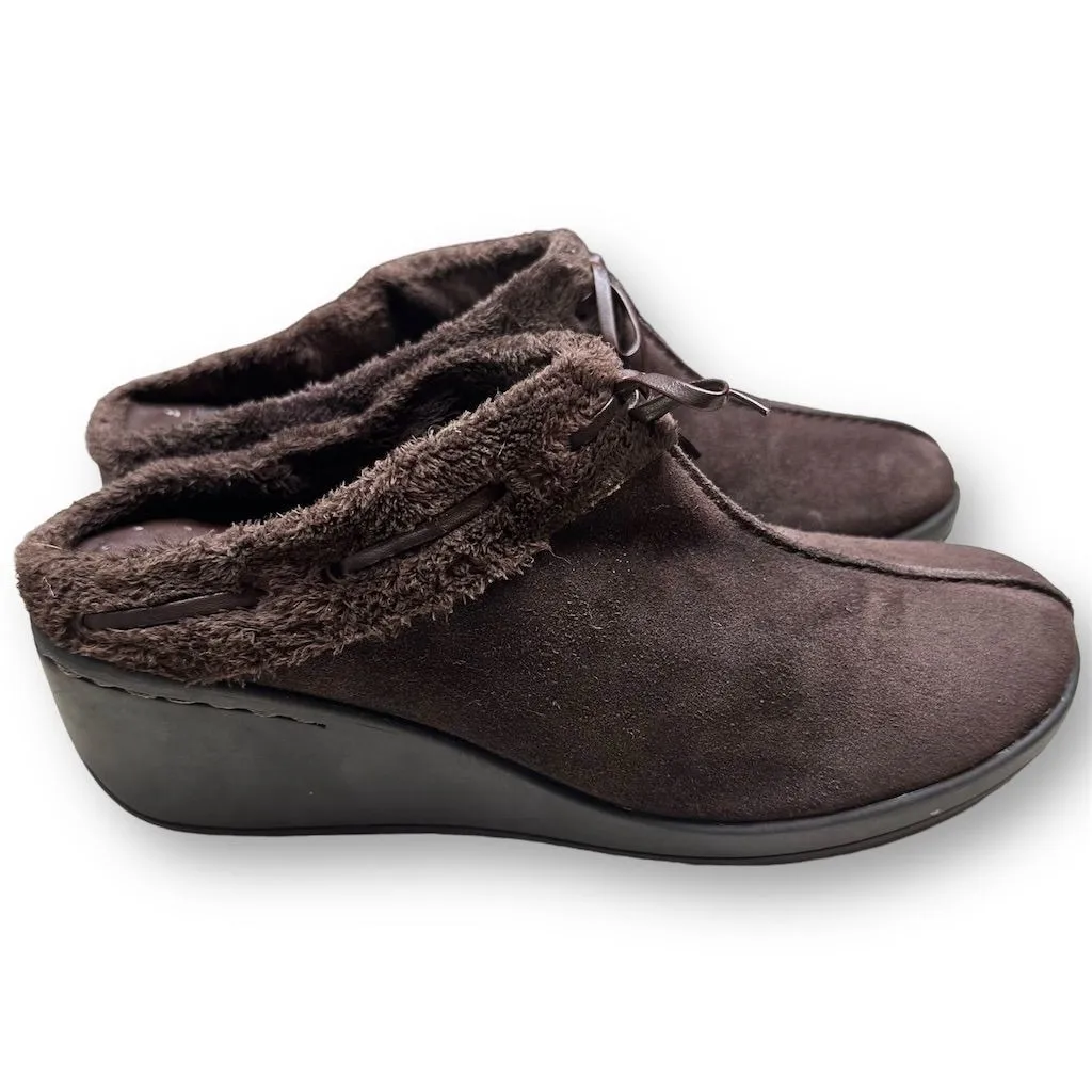 Thom McAn Women's Brown Suede Clogs Faux Fur Lining‎ Bow Detail Slip - Image 8