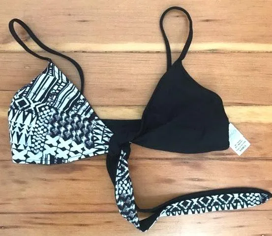 l*space B&W Reversible Bikini Top - Image 2