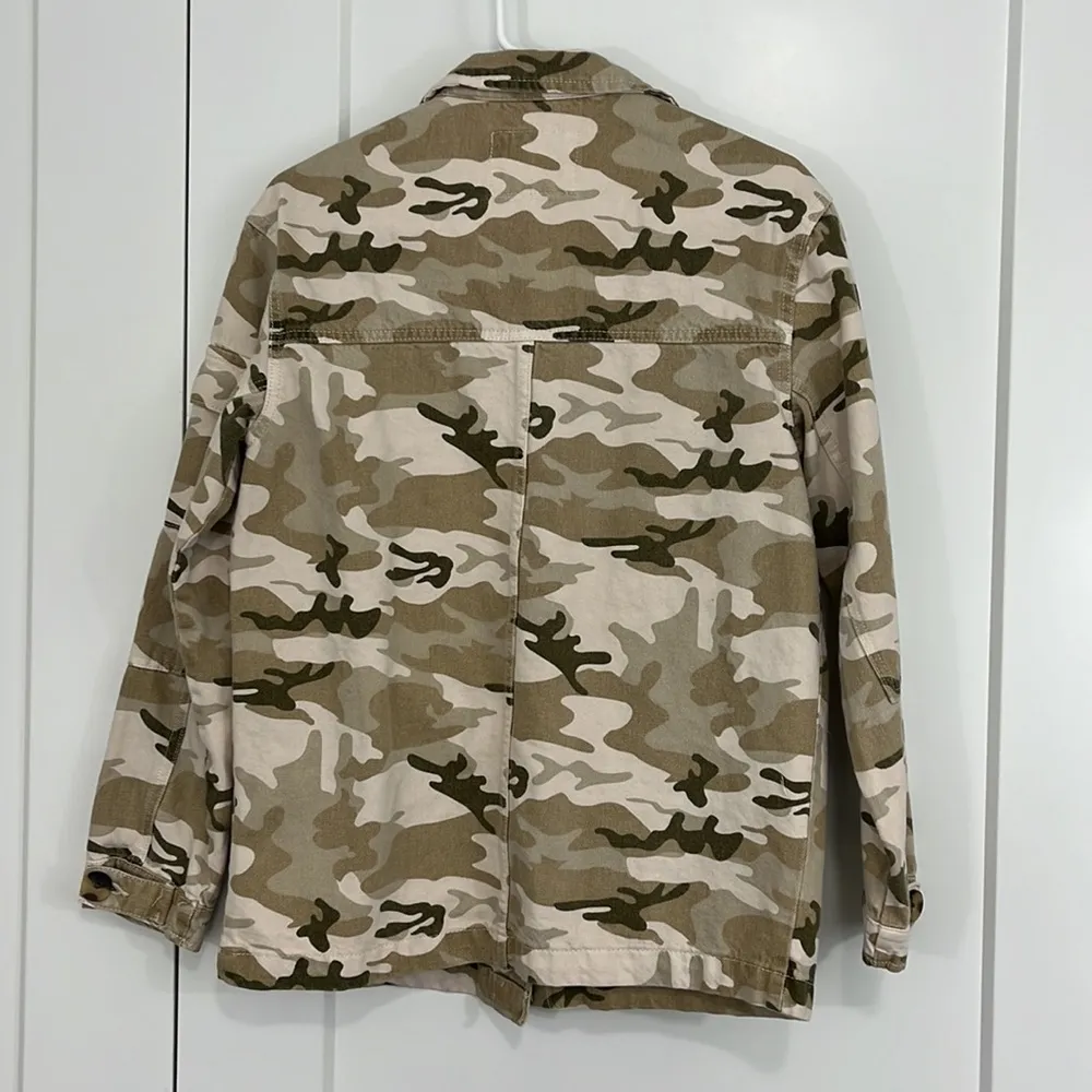 Bershka XS White and Green Camouflage Denim Cargo Jean Jacket - Image 9