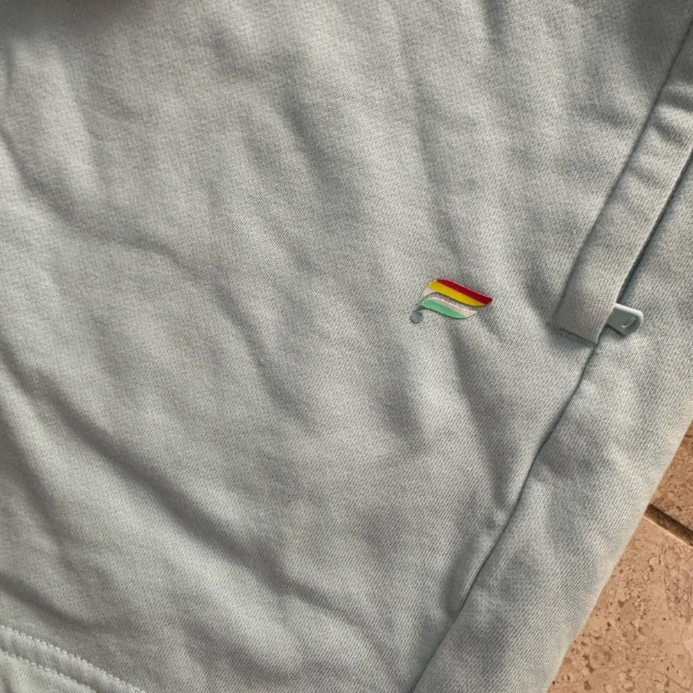 Fabletics Rainbow Baby Blue si.e medium women's cotton shorts - Image 2