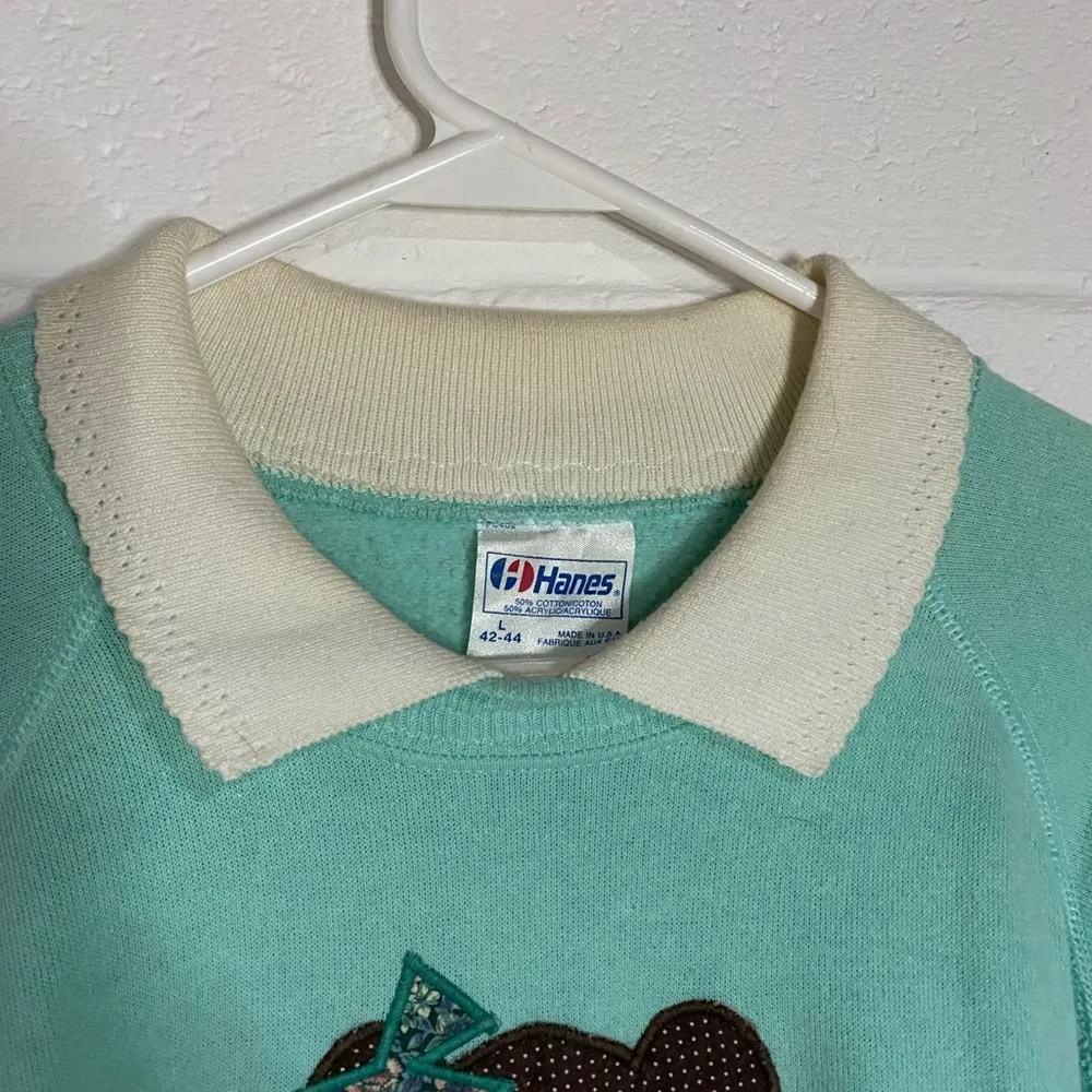 Mint Green Sweatshirt with Bear Appliqué Hanes large - Image 4