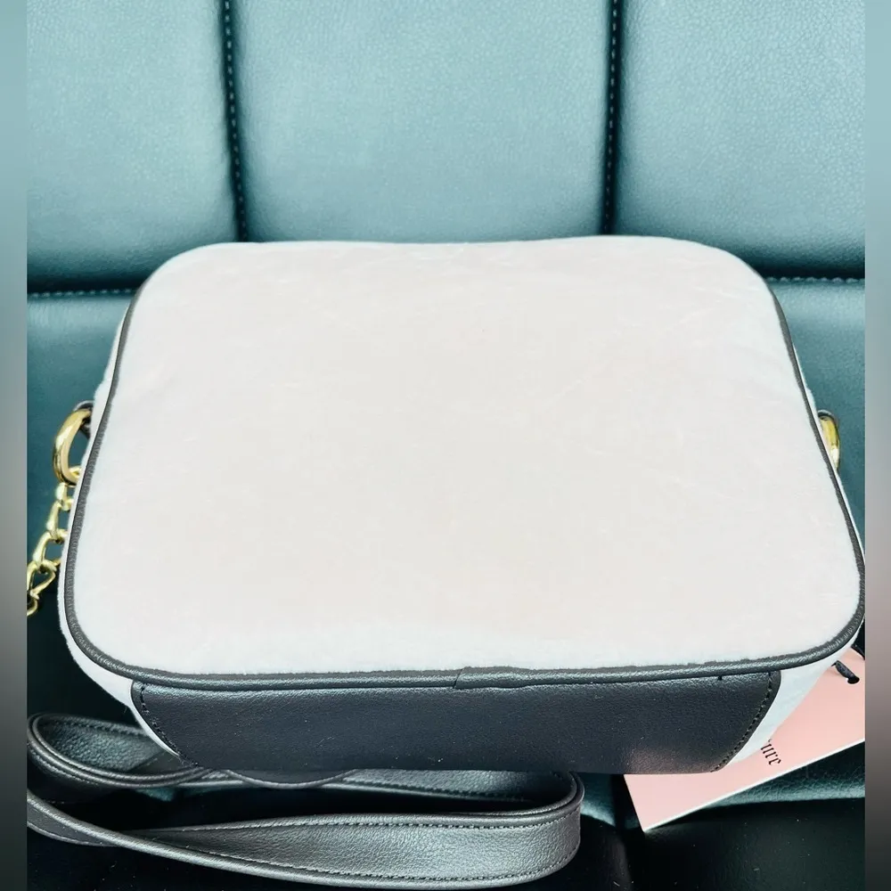 Juicy Couture Velour Heritage Camera Crossbody Bag Pink Brown Crest Heart NWT - Image 4