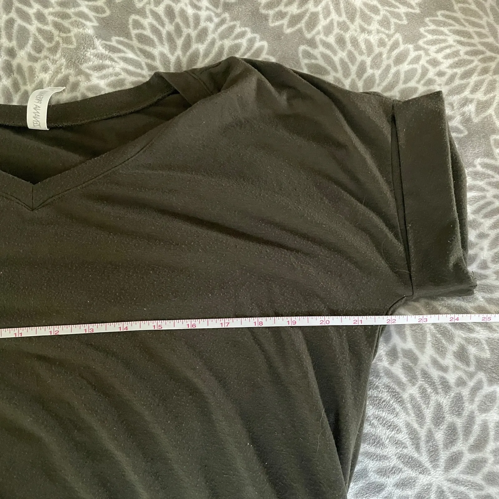 Army Green V-Neck T Shirt Dress size Medium Midi Everyday Minimalist Normcore - Image 4