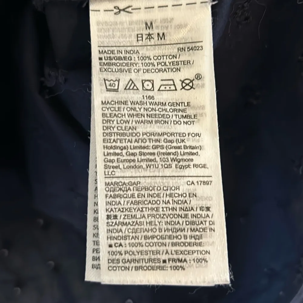 GAP navy blue eyelet popover top NWT - Image 5