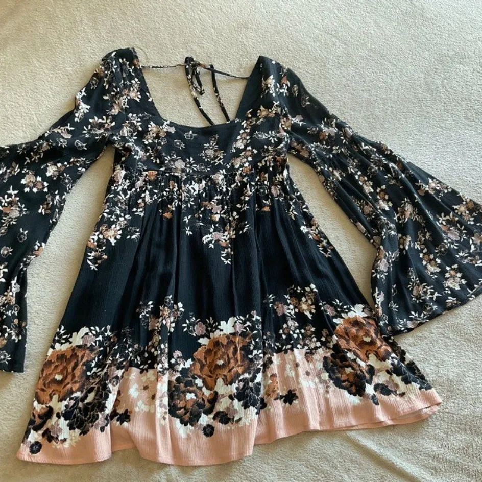 Free People Floral Long Sleeve mini Dress boho flowy size Medium - Image 2