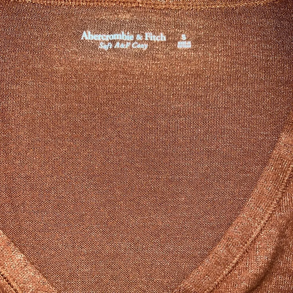 Abercrombie & Fitch NWOT  Brown / Chestnut Soft Cozy size Small snap bodysuit - Image 3