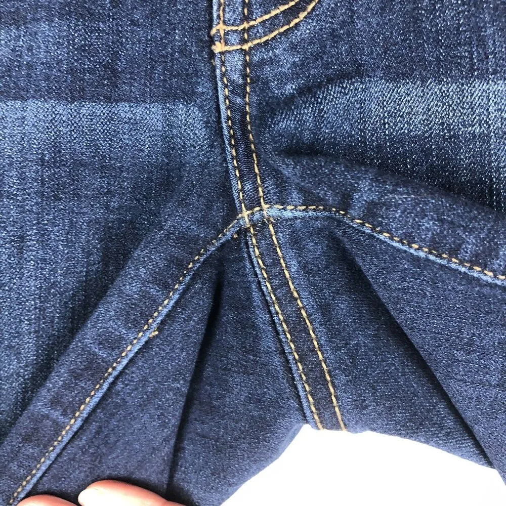 AMERICAN EAGLE Midi Medium Wash Denim Jean Shorts Size 6 - Image 2