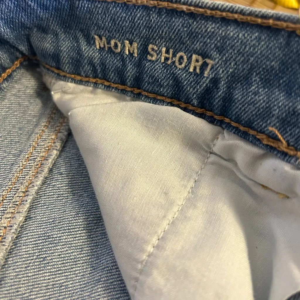 American Eagle Mom Shorts Light Wash‎ Size 8 5319 - Image 4