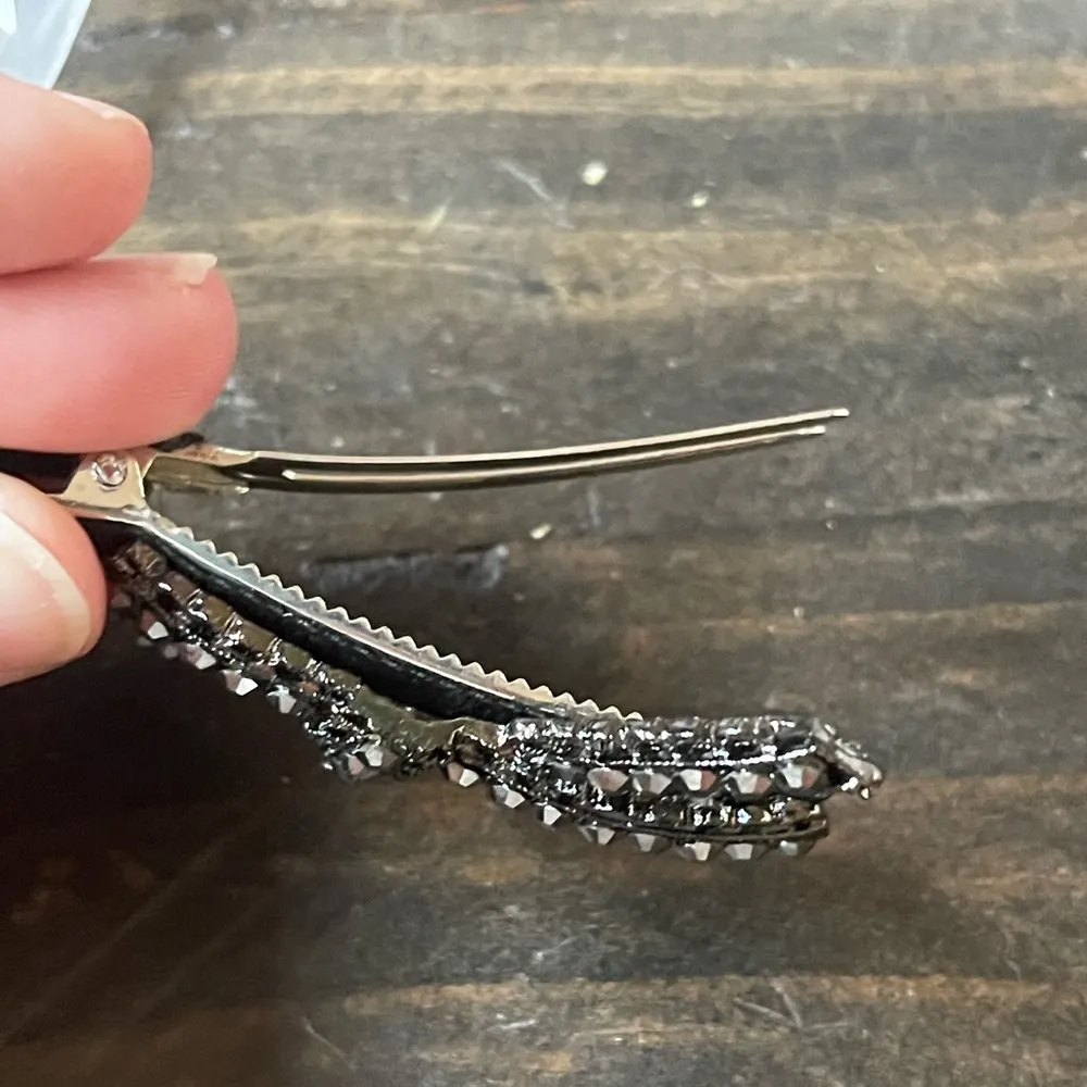 Glamorous Gunmetal Crystal Bow Hair Clip Barrette Hair Accessory - Image 2