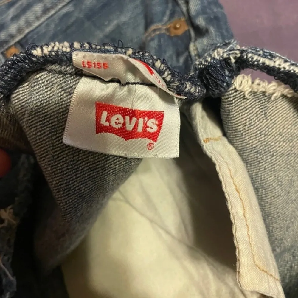 Levi’s 501 Jean Shorts Button Up Raw Hem Size 26 - Image 6