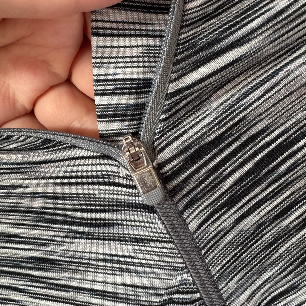 Athleta Women’s‎ Fastest Track Asymmetrical Half Zip Space Dye Cobblestone XS - Image 9