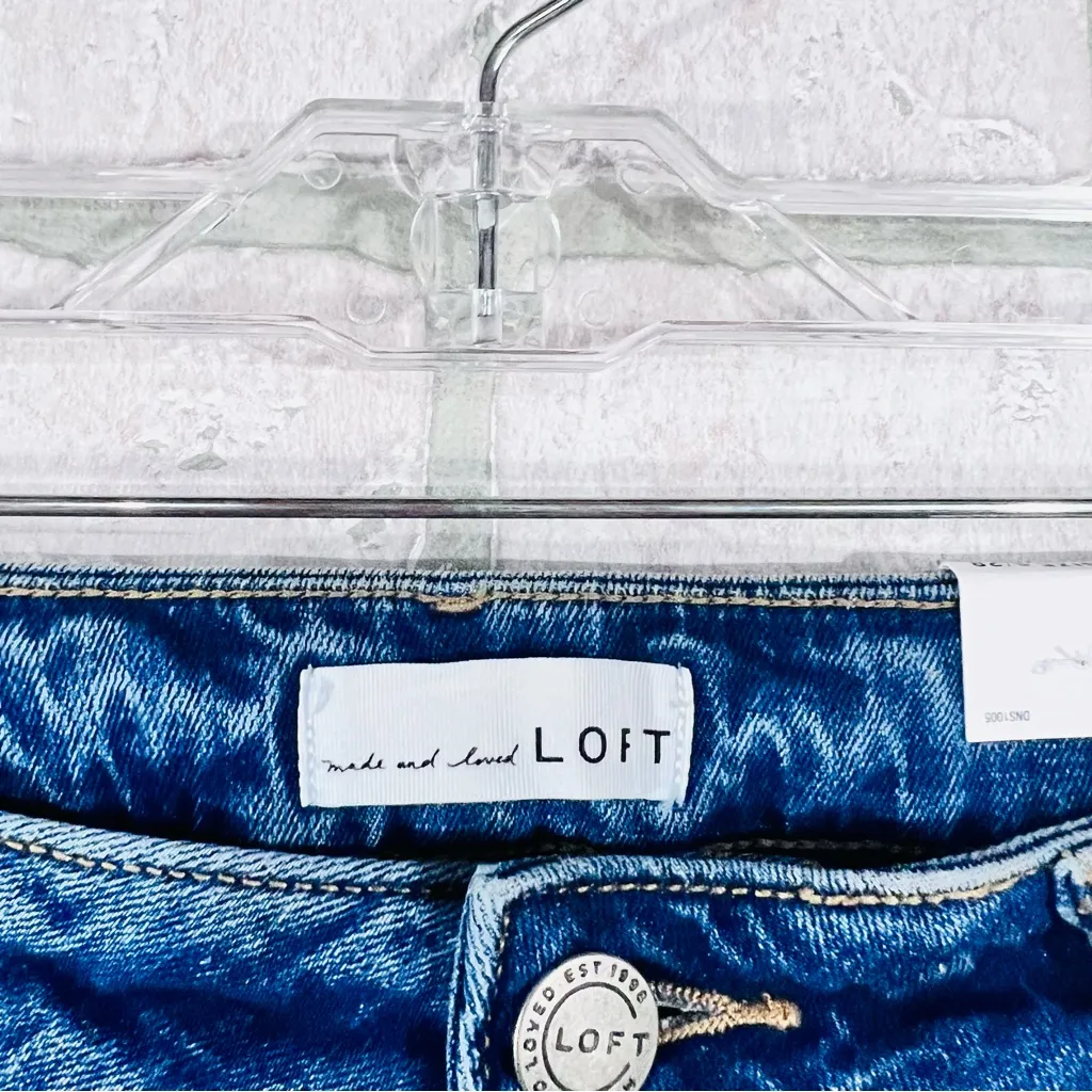 LOFT NWT Bermuda Denim Shorts Size 6/28 - Image 6