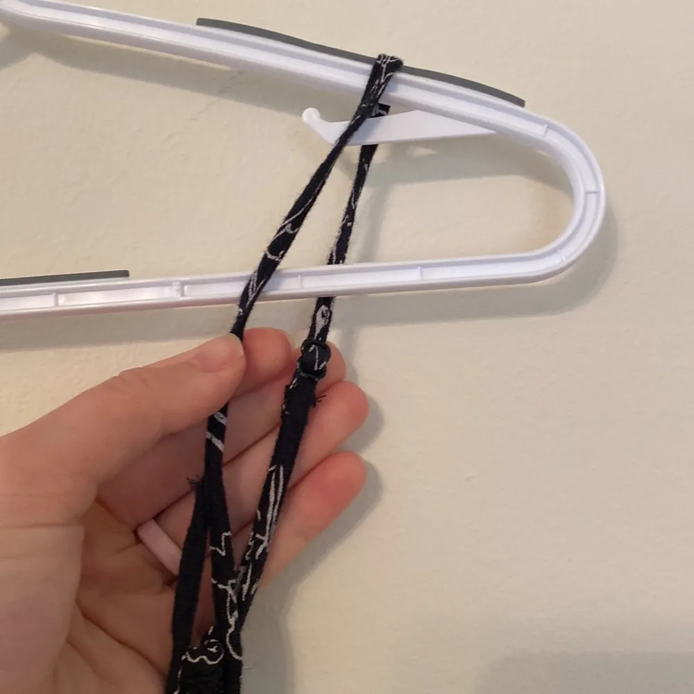 American Eagle Outfitters XXS Black Floral Romper - Image 8