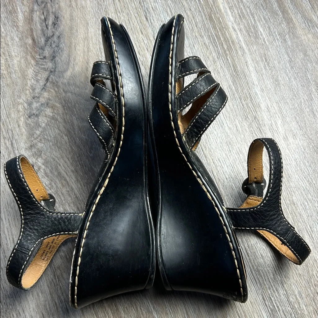 B.O.C. by Born Leather Heeled Sandals – Size 8 (Black) Black - Image 6