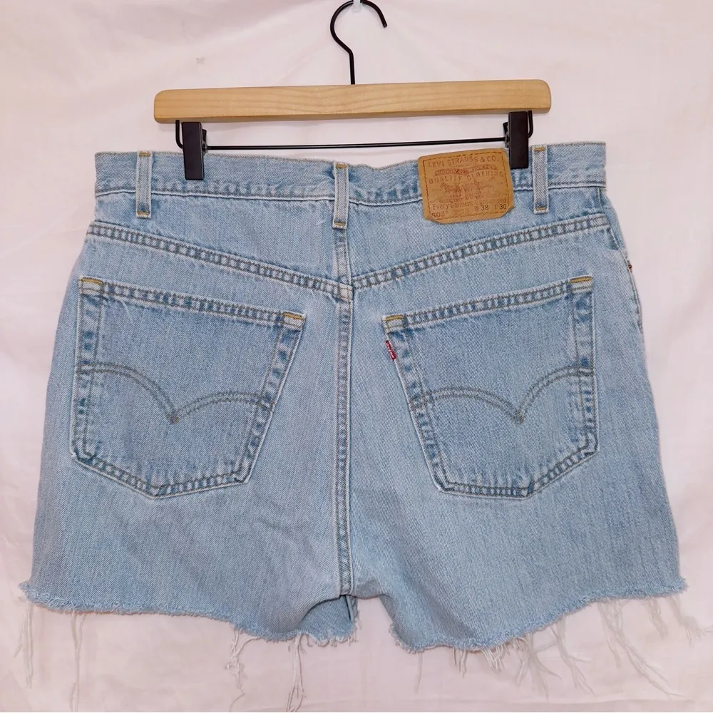 Levi's 505 Light Wash Denim High Waisted Cut Off Jean Shorts *see measurements* - Image 5