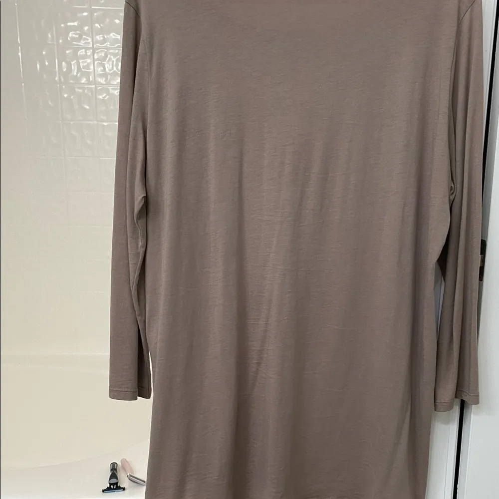 Great transition piece into fall. Beautiful color Size L - Image 2