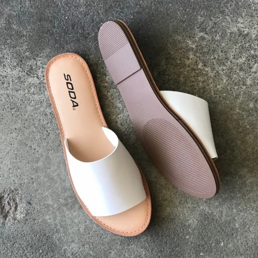 Soda Sansa slip on mule sandal in white - Image 4