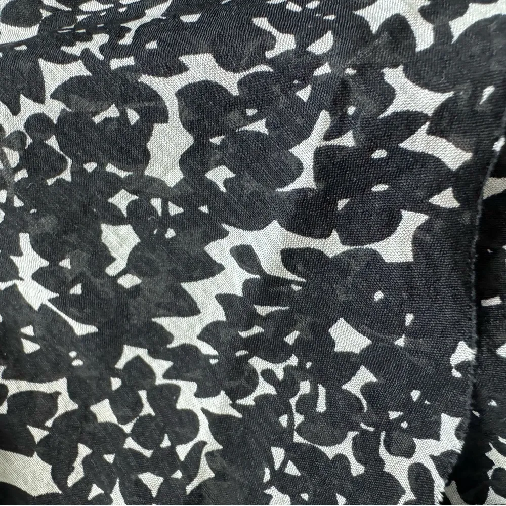 Vintage J.Crew Silk Dark Fairy Ruffle Dainty Leaves Black White Sleeveless Sz 2 - Image 4