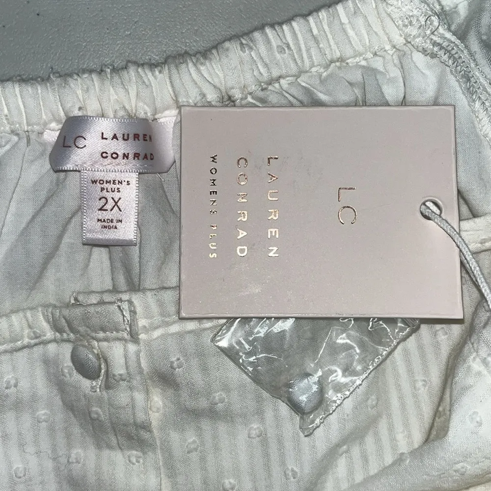 LC Lauren Conrad NWT Women’s Plus 2X Ivory Swiss Dot Button Down Peasant Shirt - Image 4