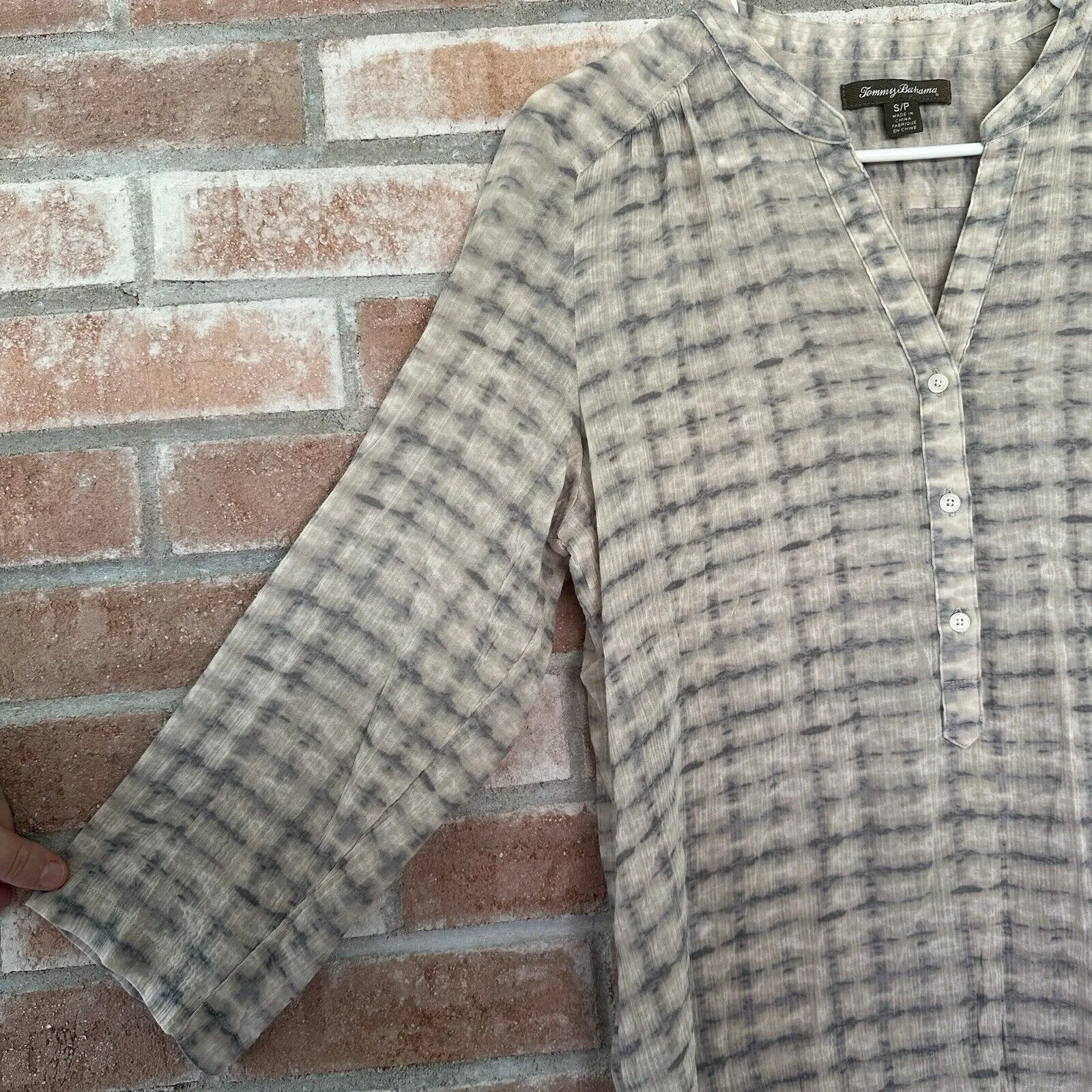 Tommy Bahama Lightweight Button Beach Roll Tab Shirt Small Beige Gray - Image 5