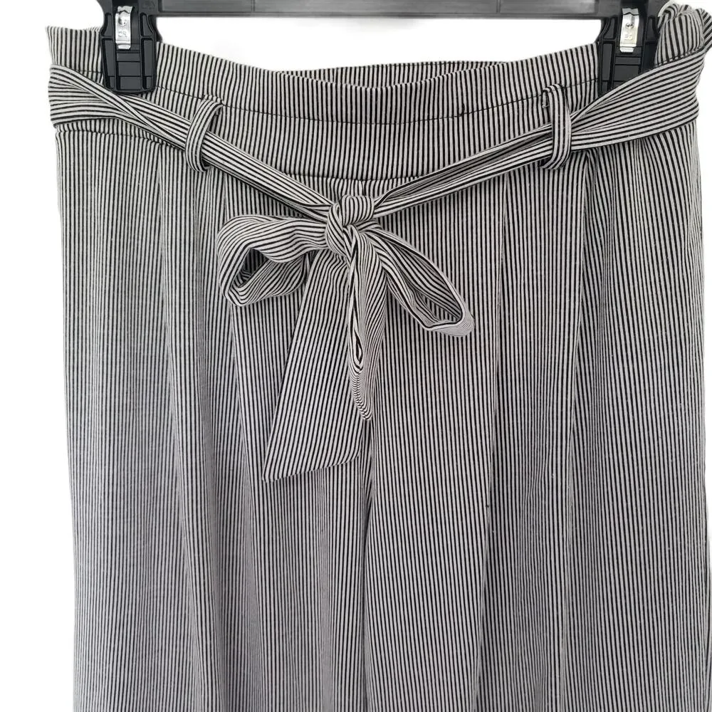 Urban Romantics Womens Pants Size Medium Paper Bag Waist Capri Wide Leg Stripe - Image 3