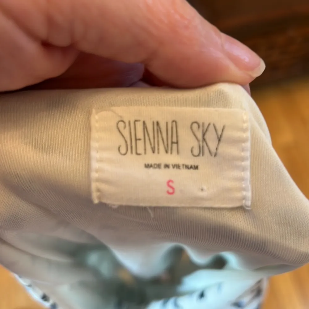 Sienna Sky White and Blue Floral Wrap Dress, Small - Image 6