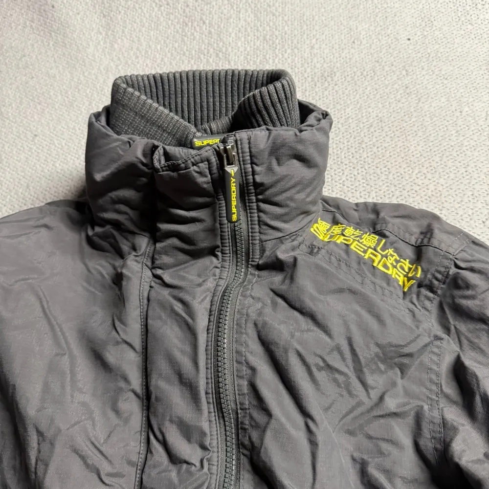 Superdry The Wincheater Grey & Yellow Windbreaker Winter Jacket Size Small EUC - Image 3