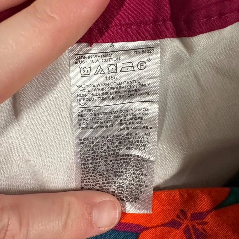 Old Navy Womens 4 Raspberry Floral Everyday Short 3.5" Inseam Flat Front NWT - Image 6