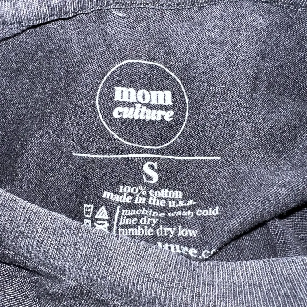 Mom Culture Raise Good Humans + Drink Good Coffee Vintage Tee Women’s Small - Image 3