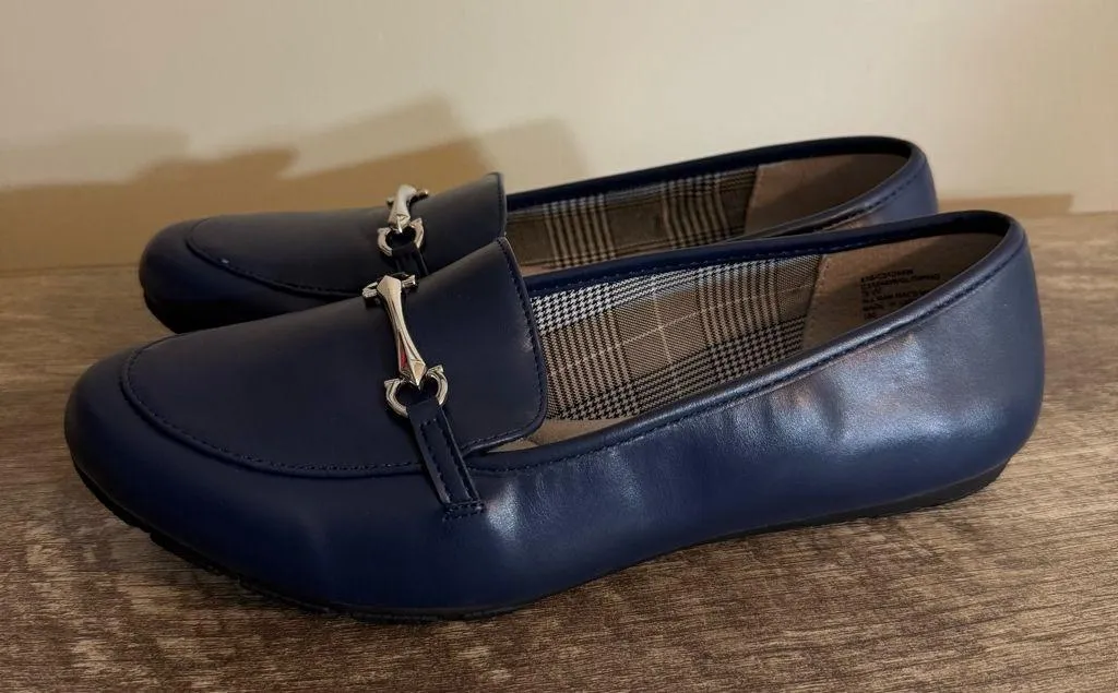 Cliffs by White Mountain Slip on Loafers Shoes Faux Leather Women’s Size 9W Navy Blue - Image 8