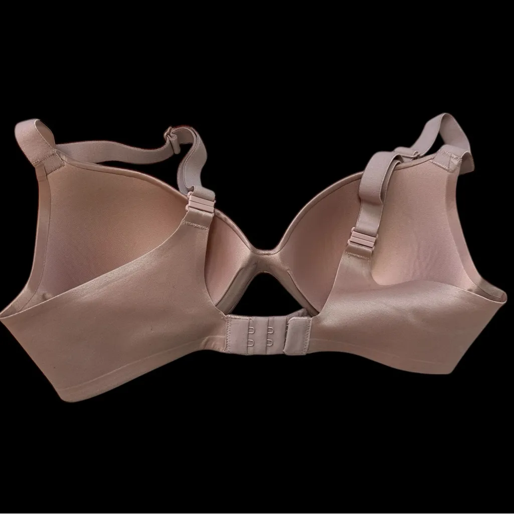 Victoria's Secret  Light Pink Seamless Bra - Image 3