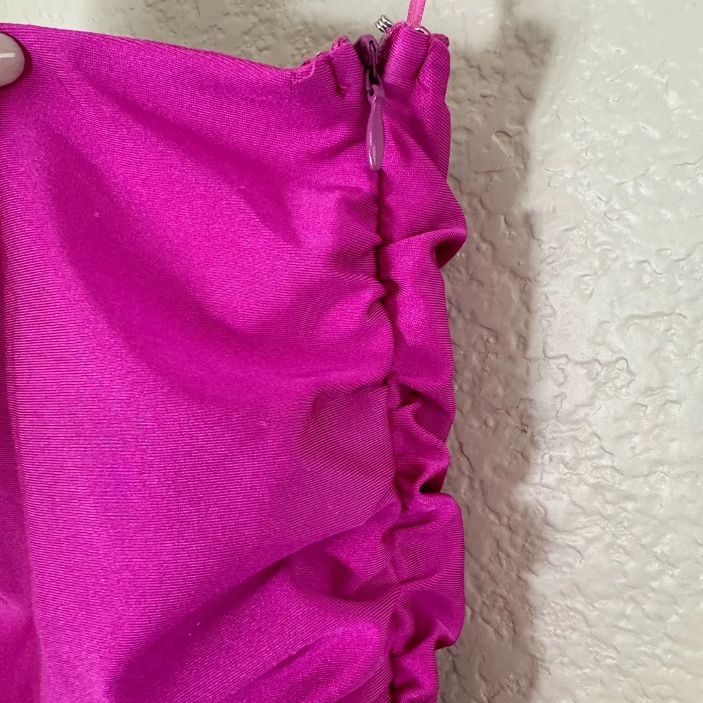 Vici  One Shoulder Fuchsia Hot Pink Ruched Midi Dress size Small - Image 4